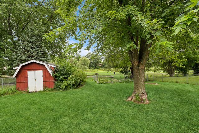305 Hazelwood Drive, Lindenhurst, IL 60046