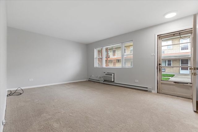 6250 W 64th Place 101, Chicago, IL 60638