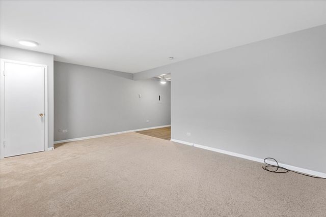 6250 W 64th Place 101, Chicago, IL 60638