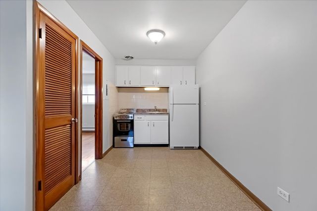 6250 W 64th Place 101, Chicago, IL 60638