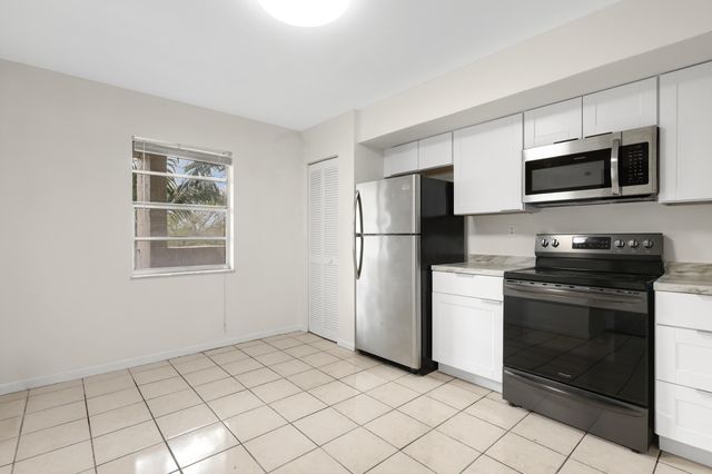 3940 INVERRARY Boulevard 404-A, Lauderhill, FL 33319