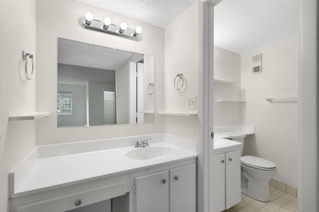3940 INVERRARY Boulevard 404-A, Lauderhill, FL 33319