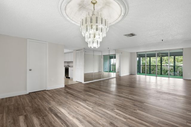 3940 INVERRARY Boulevard 404-A, Lauderhill, FL 33319