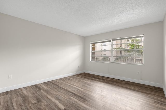 3940 INVERRARY Boulevard 404-A, Lauderhill, FL 33319