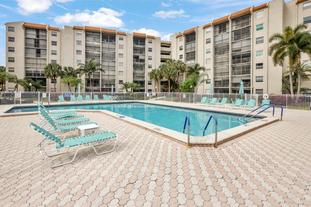 3940 INVERRARY Boulevard 404-A, Lauderhill, FL 33319