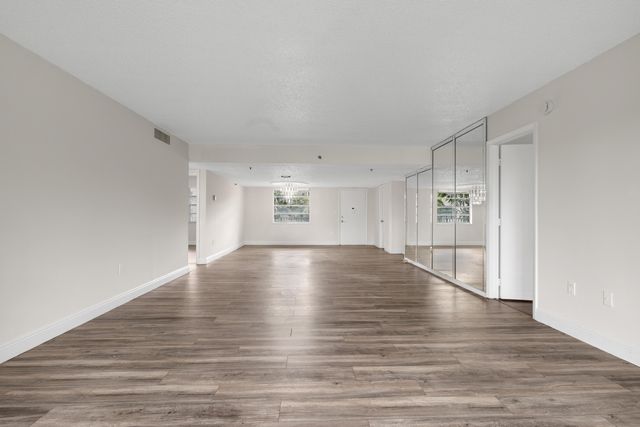3940 INVERRARY Boulevard 404-A, Lauderhill, FL 33319