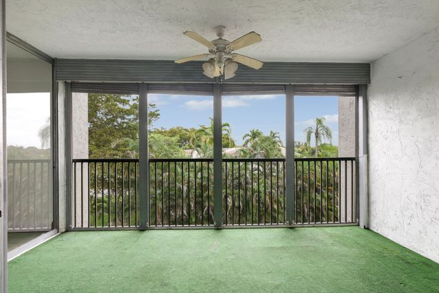 3940 INVERRARY Boulevard 404-A, Lauderhill, FL 33319