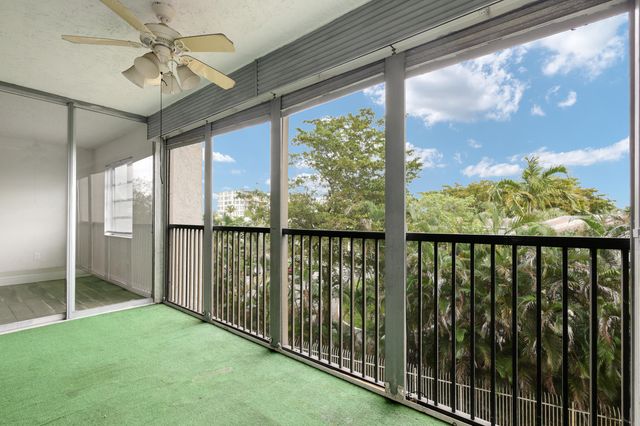 3940 INVERRARY Boulevard 404-A, Lauderhill, FL 33319