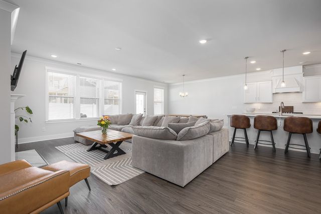 1218 Pebble Run Rd, Hendersonville, TN 37075