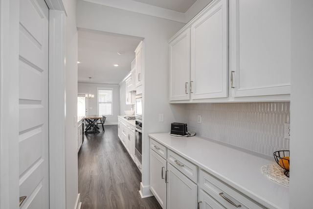 1218 Pebble Run Rd, Hendersonville, TN 37075