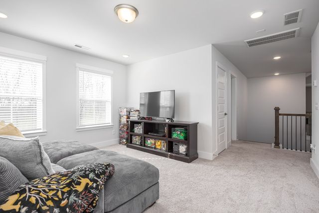 1218 Pebble Run Rd, Hendersonville, TN 37075