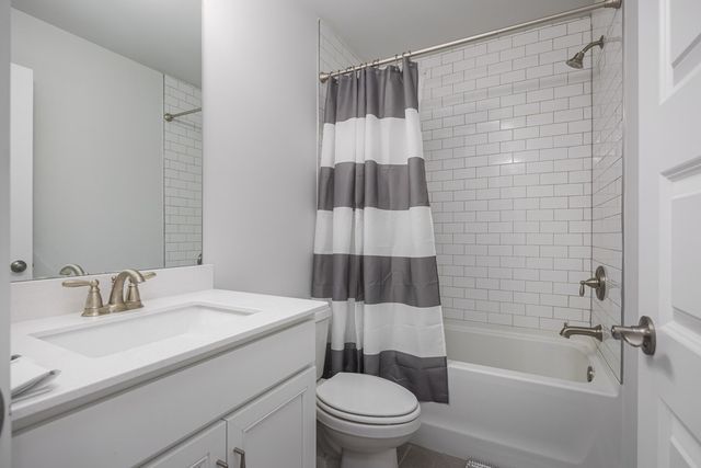 1218 Pebble Run Rd, Hendersonville, TN 37075