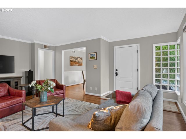 10408 Sw 53RD Ave, Portland, OR 97219
