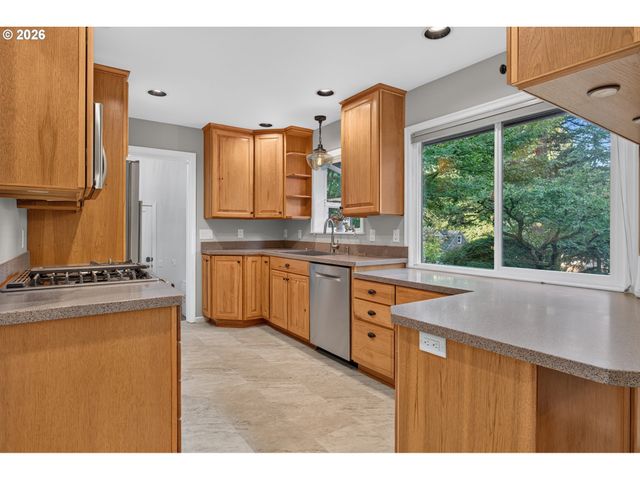 10408 Sw 53RD Ave, Portland, OR 97219
