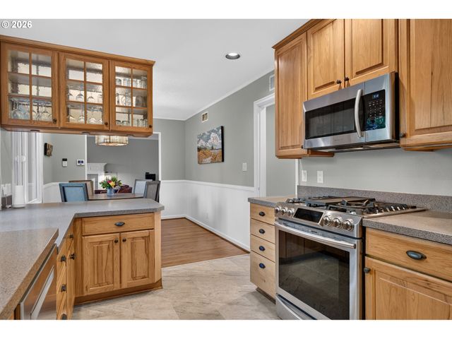 10408 Sw 53RD Ave, Portland, OR 97219