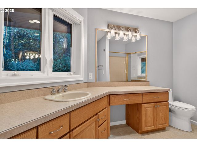 10408 Sw 53RD Ave, Portland, OR 97219