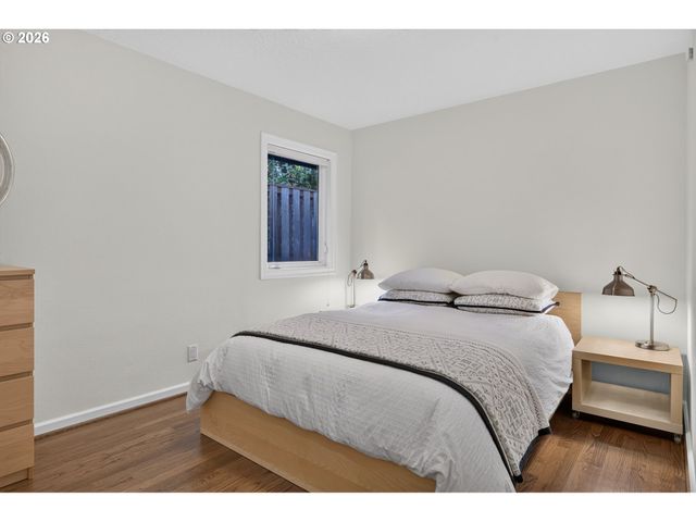 10408 Sw 53RD Ave, Portland, OR 97219