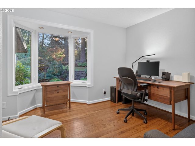 10408 Sw 53RD Ave, Portland, OR 97219