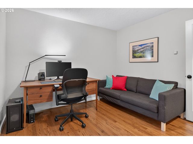 10408 Sw 53RD Ave, Portland, OR 97219