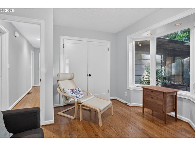 10408 Sw 53RD Ave, Portland, OR 97219