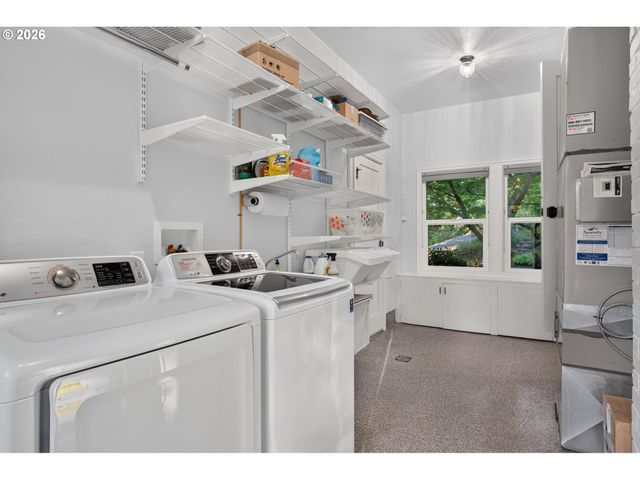10408 Sw 53RD Ave, Portland, OR 97219