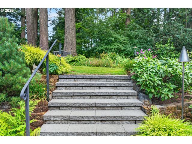 10408 Sw 53RD Ave, Portland, OR 97219