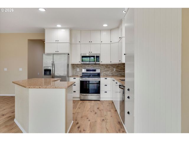 16809 Se DAVIDOFF Way, Damascus, OR 97089