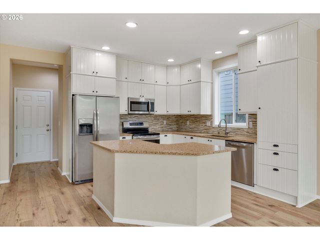 16809 Se DAVIDOFF Way, Damascus, OR 97089