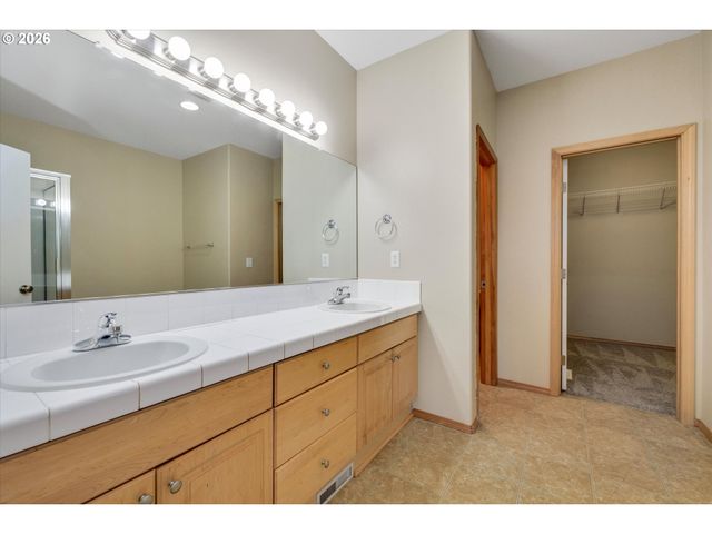 16809 Se DAVIDOFF Way, Damascus, OR 97089