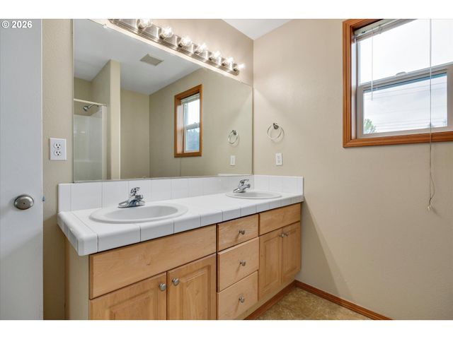 16809 Se DAVIDOFF Way, Damascus, OR 97089