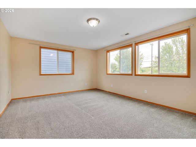 16809 Se DAVIDOFF Way, Damascus, OR 97089