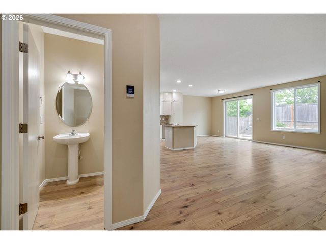 16809 Se DAVIDOFF Way, Damascus, OR 97089