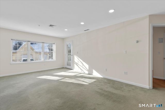 75 Washington Avenue 5-104, Hamden, CT 06518