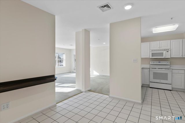 75 Washington Avenue 5-104, Hamden, CT 06518