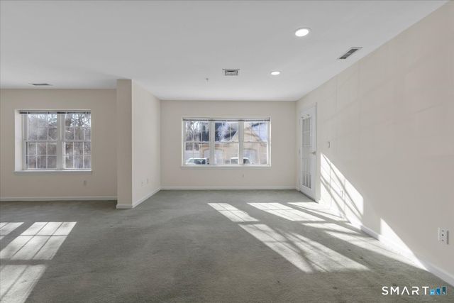 75 Washington Avenue 5-104, Hamden, CT 06518