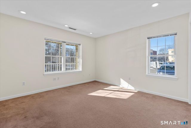 75 Washington Avenue 5-104, Hamden, CT 06518