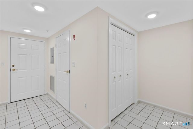 75 Washington Avenue 5-104, Hamden, CT 06518