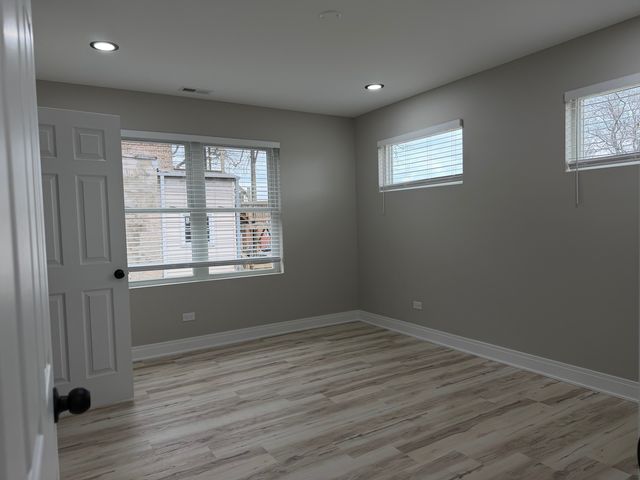 736 N Pine Avenue, Chicago, IL 60644