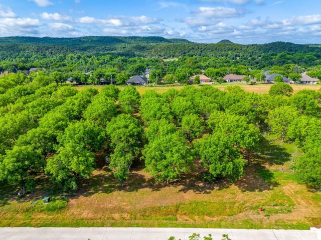 3101 E Landings S, Granbury, TX 76049