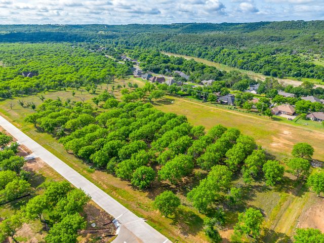 3101 E Landings S, Granbury, TX 76049
