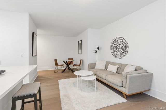148-09 Northern Boulevard 1J, Flushing, NY 11354