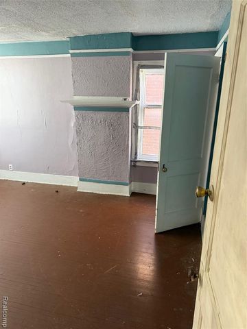 8930 N Martindale Street, Detroit, MI 48204