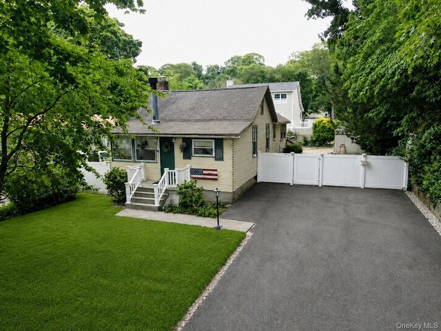 15 Kew Drive, Sound Beach, NY 11789