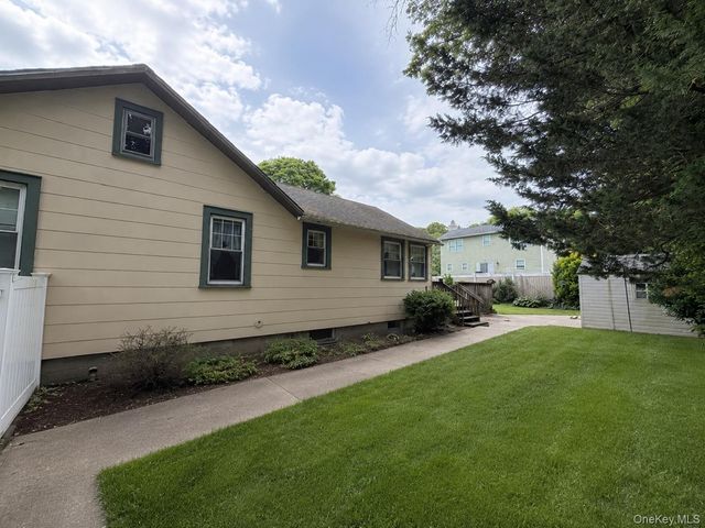 15 Kew Drive, Sound Beach, NY 11789
