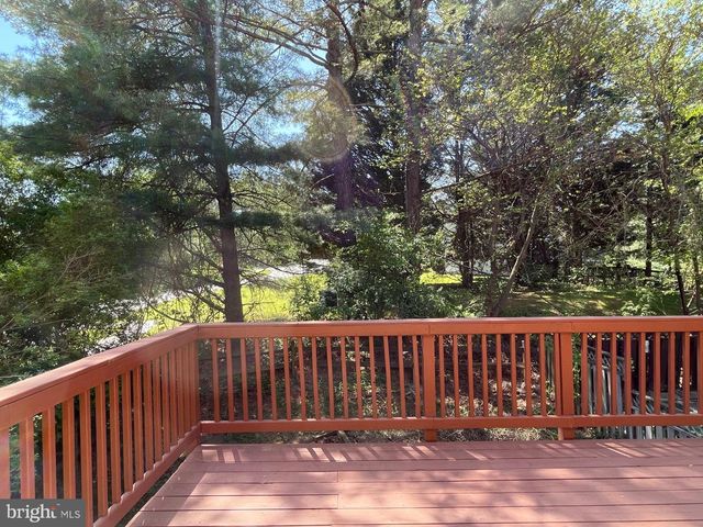 6611 E BEACH DR, New Market, MD 21774