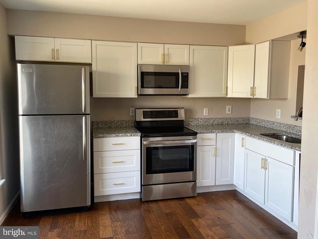 6611 E BEACH DR, New Market, MD 21774
