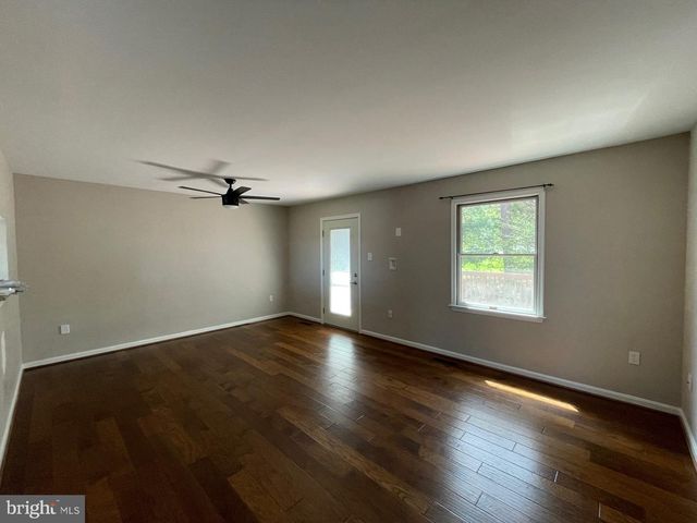 6611 E BEACH DR, New Market, MD 21774