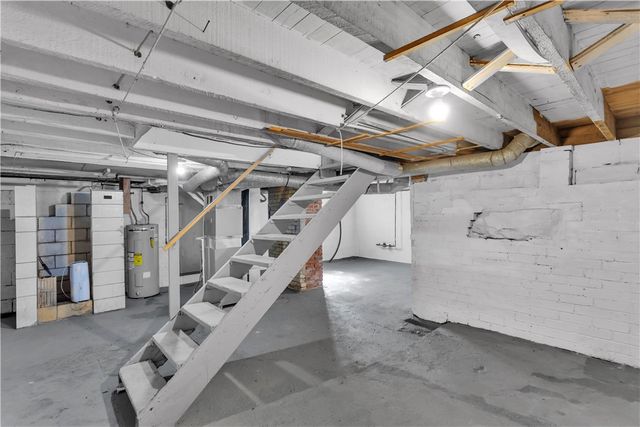 309 Whitesell St, Bell Twp, PA 15680