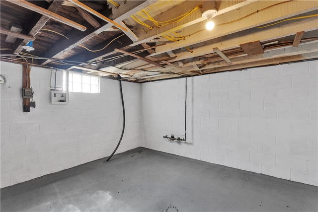 309 Whitesell St, Bell Twp, PA 15680