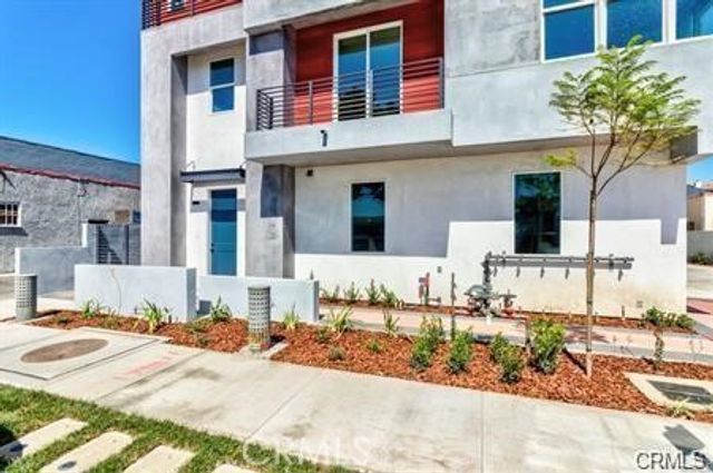 8117 2nd 101, Downey, CA 90241